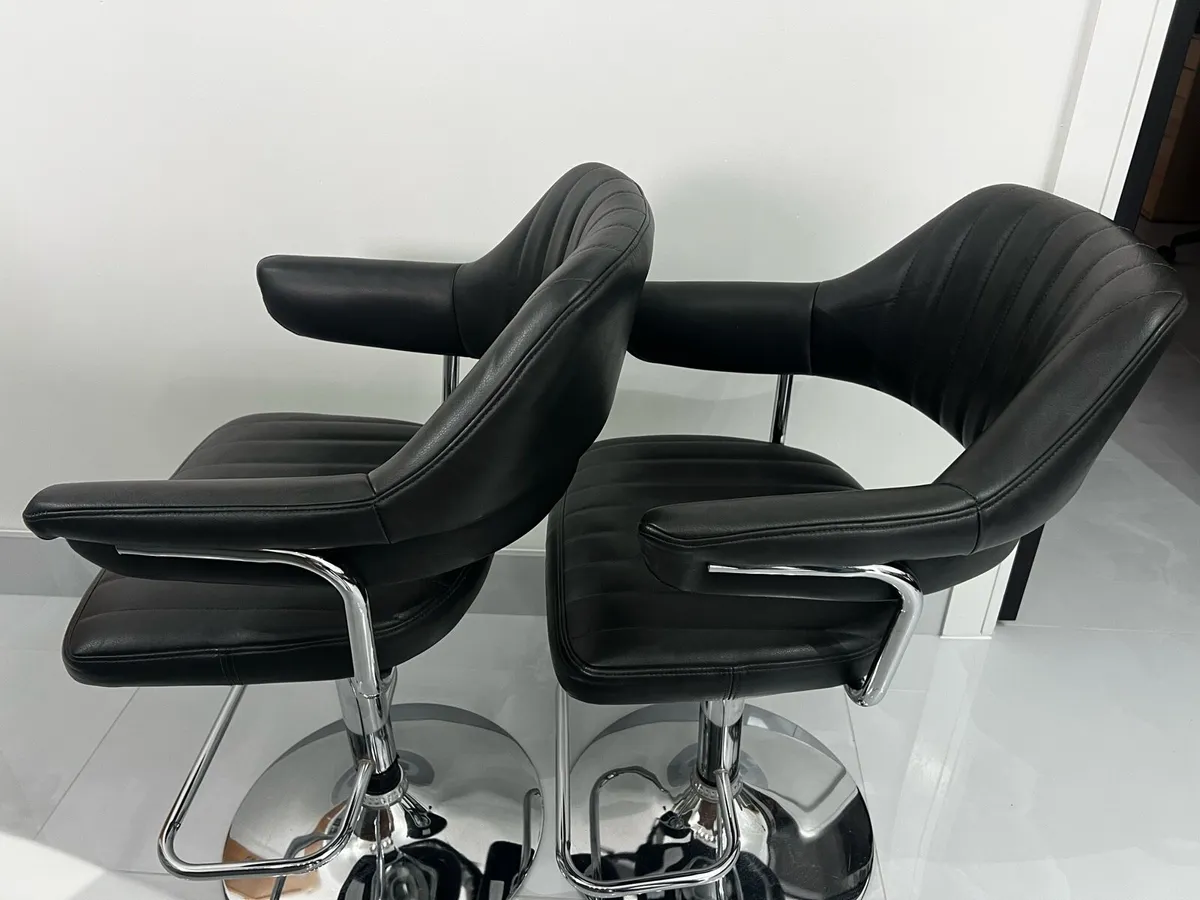 Less used bar stool for sale - Image 3