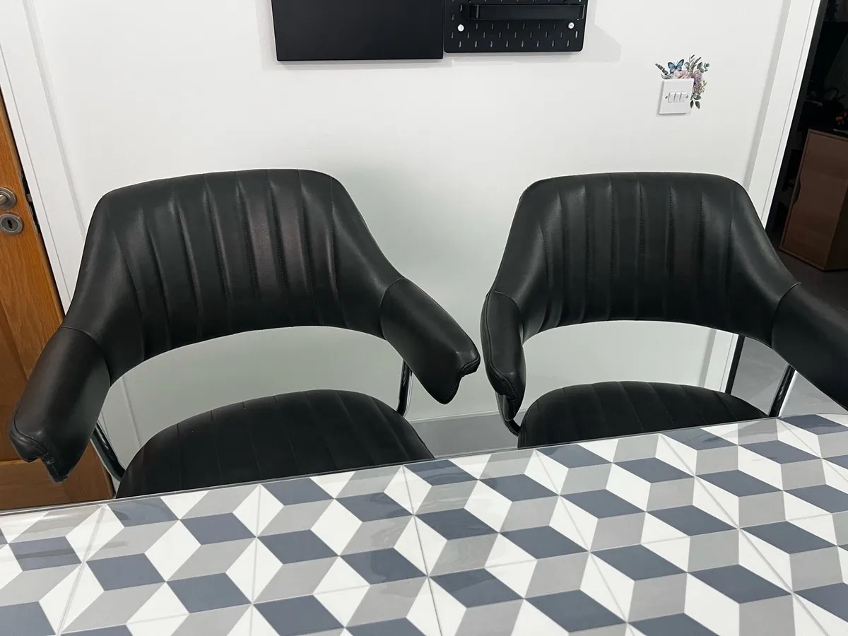Less used bar stool for sale - Image 4