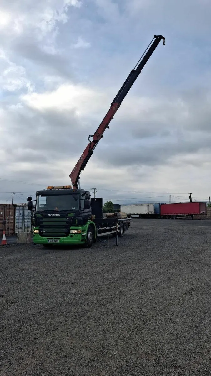 Trucks Scania flatbed with fassi 130 crane - Image 3