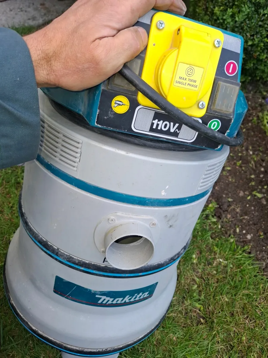MAKITA HOOVER 110V - Image 4