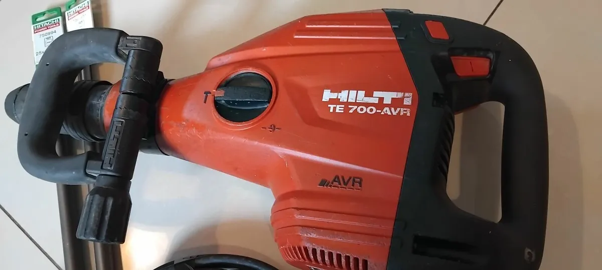Hilti TE 700-AVR Sds Max Breaker 110v - Image 1