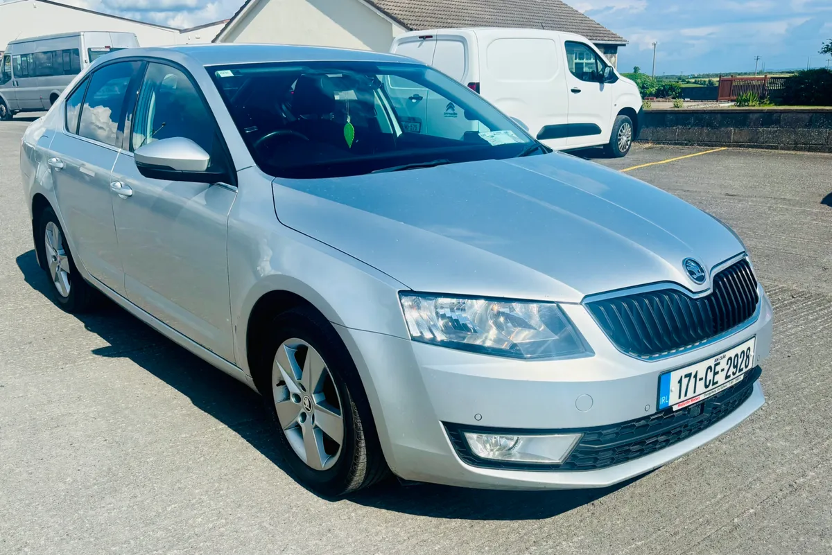 2017 SKODA OCTAVIA 2.0L Diesel - Image 1