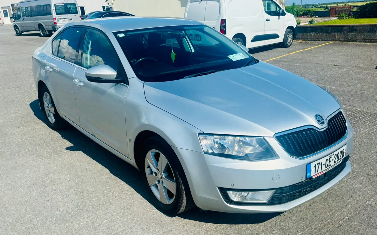 2017 SKODA OCTAVIA 2.0L Diesel - Image 2
