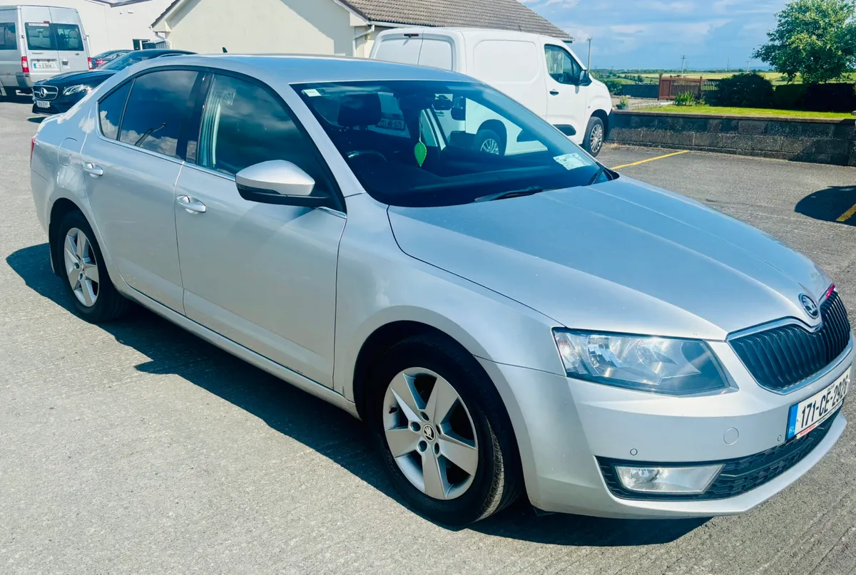 2017 SKODA OCTAVIA 2.0L Diesel - Image 3