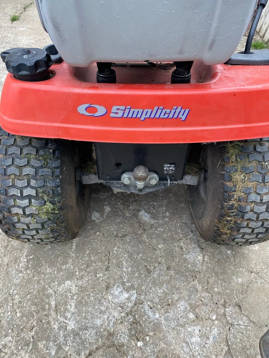 Garden tractor - Image 1