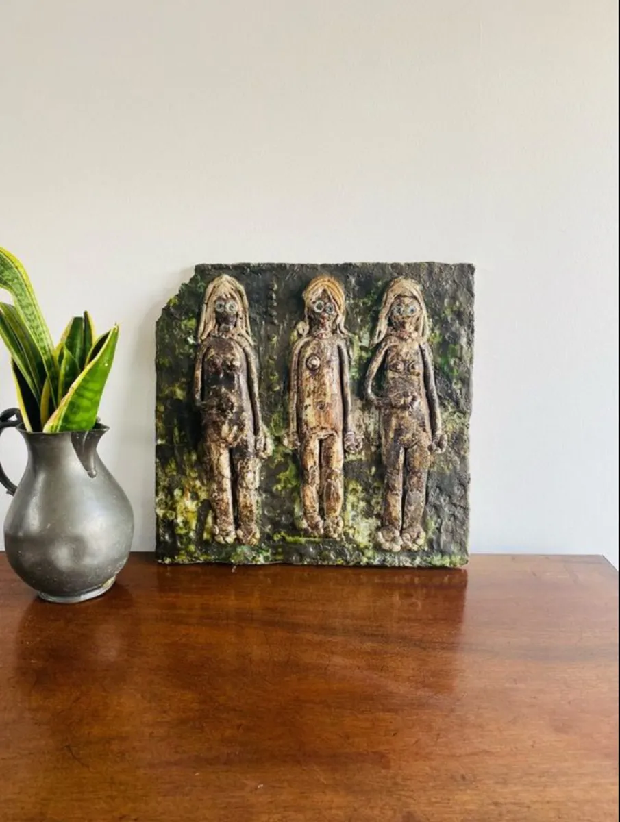 Ceramic Art on Stone 38.5 x 36.5cm - Image 1