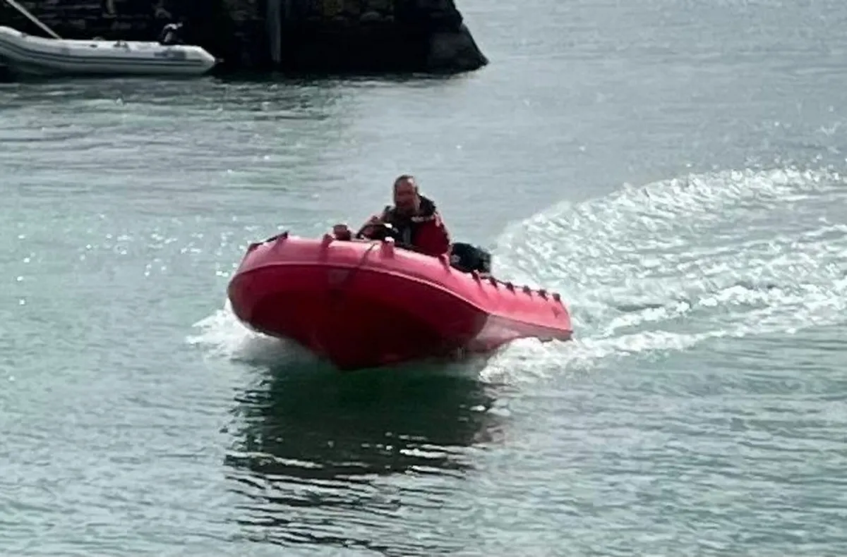 Boat 435R Whaly - Image 1