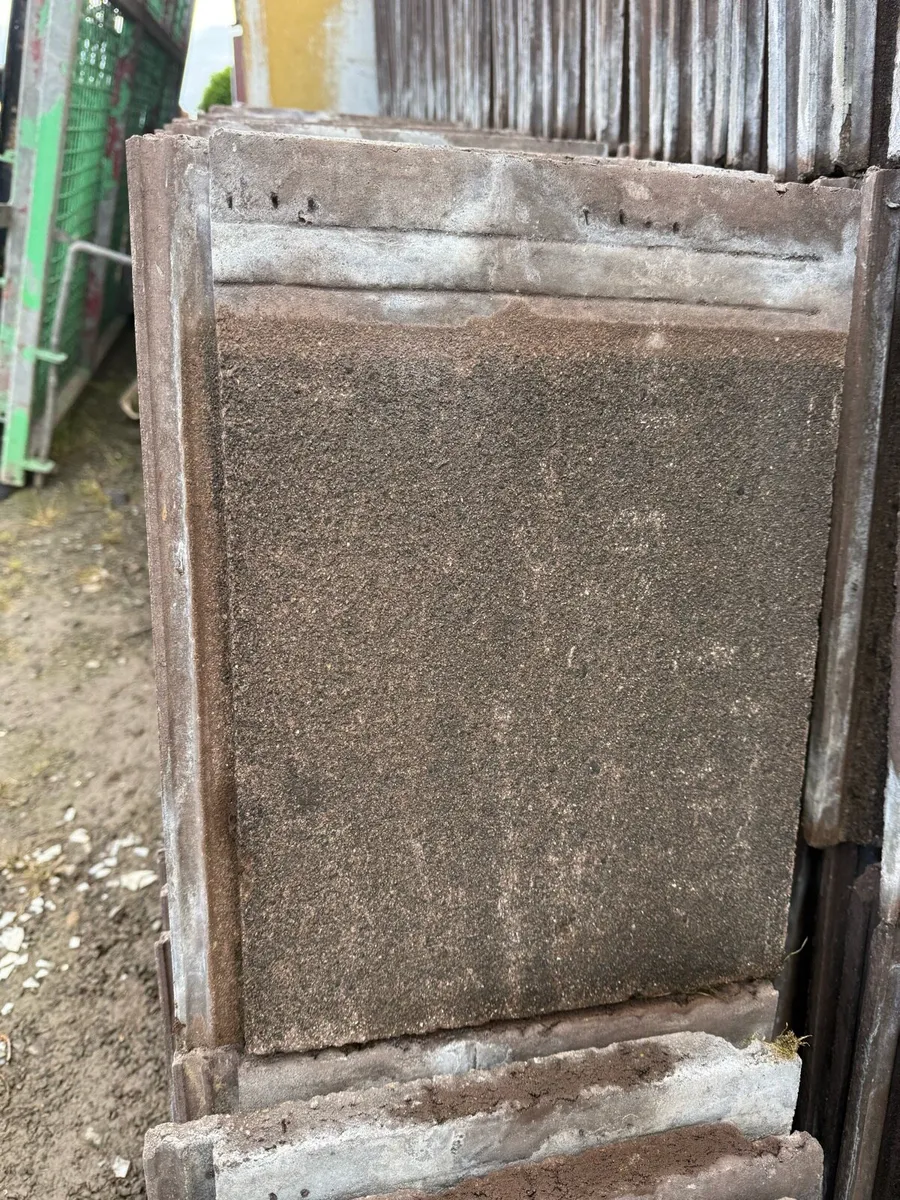 Large quantity Scott flat brown tiles. - Image 1