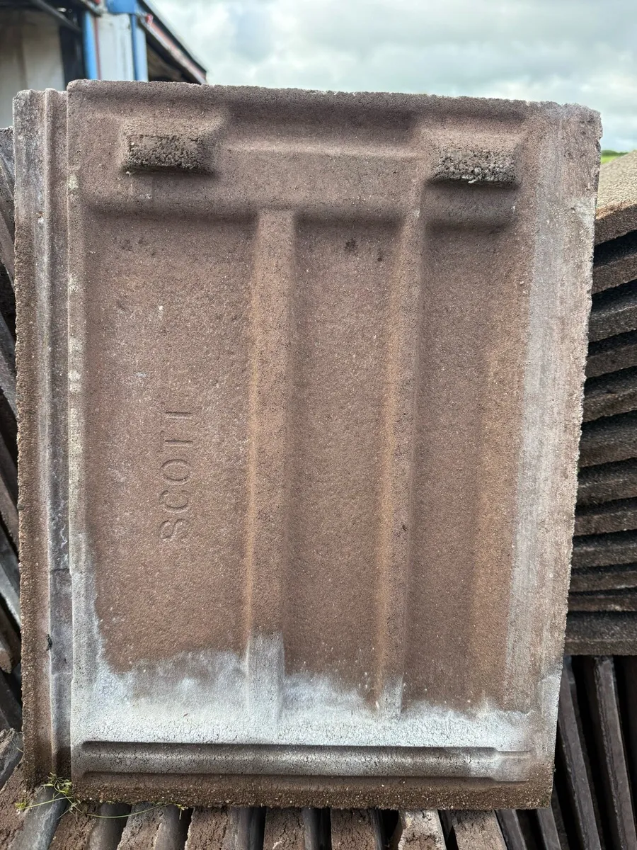 Large quantity Scott flat brown tiles. - Image 2