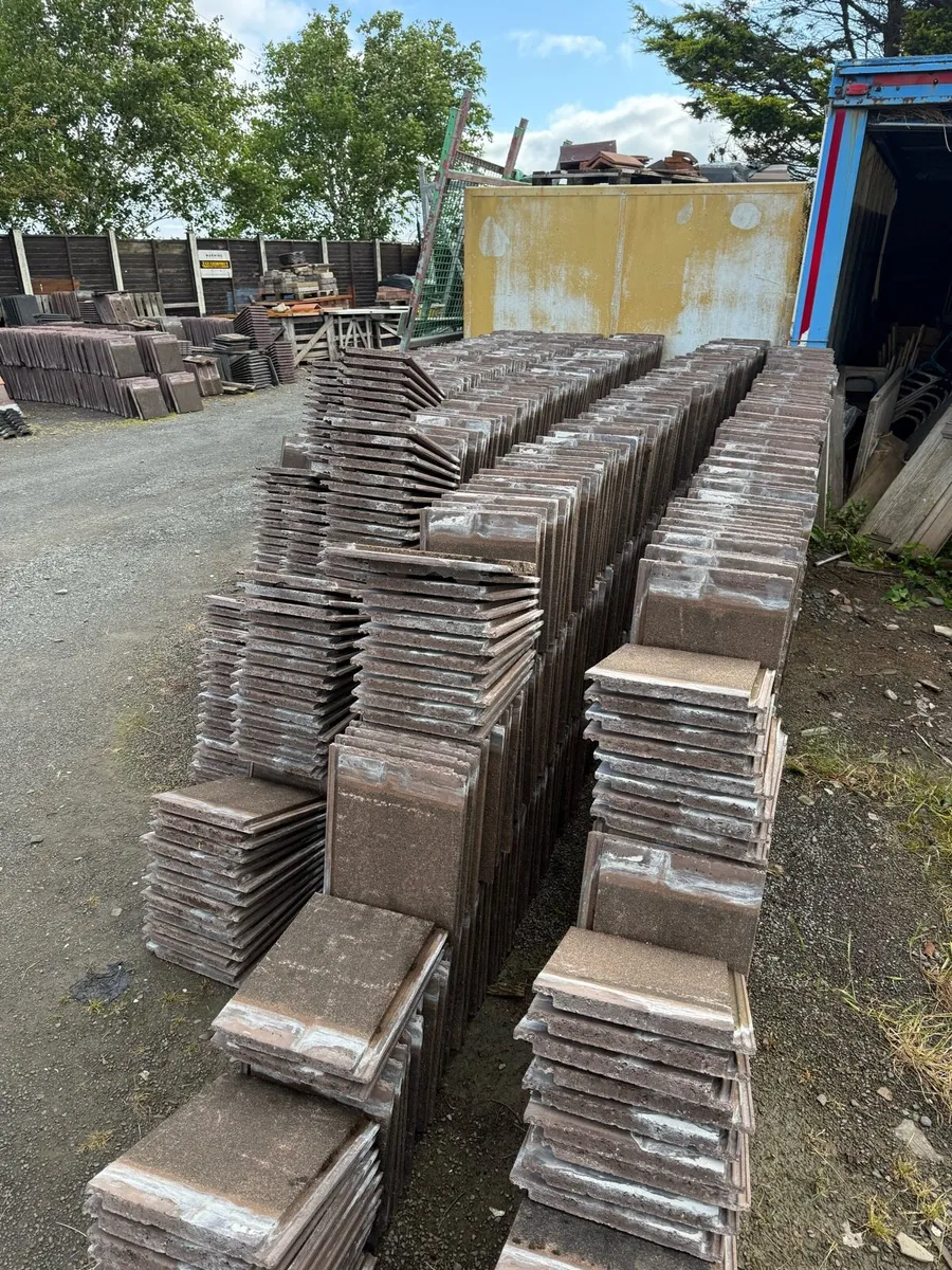 Large quantity Scott flat brown tiles. - Image 3