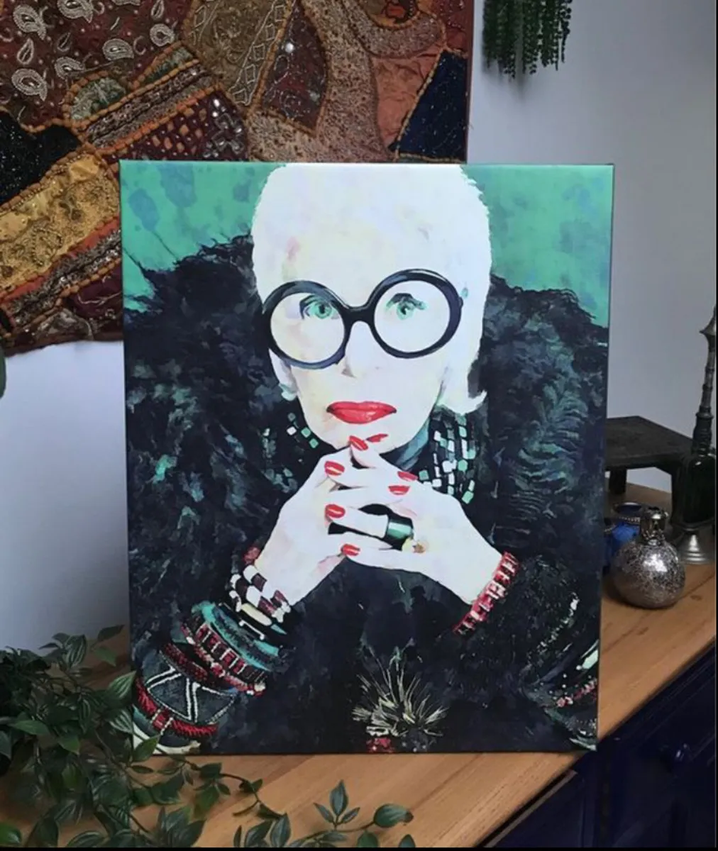 Iris Apfel Print on Canvas 51 x 40 cm - Image 1