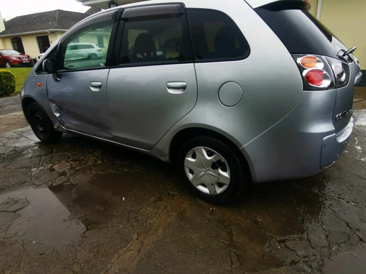 10 Mitsubishi Colt Auto - Image 3