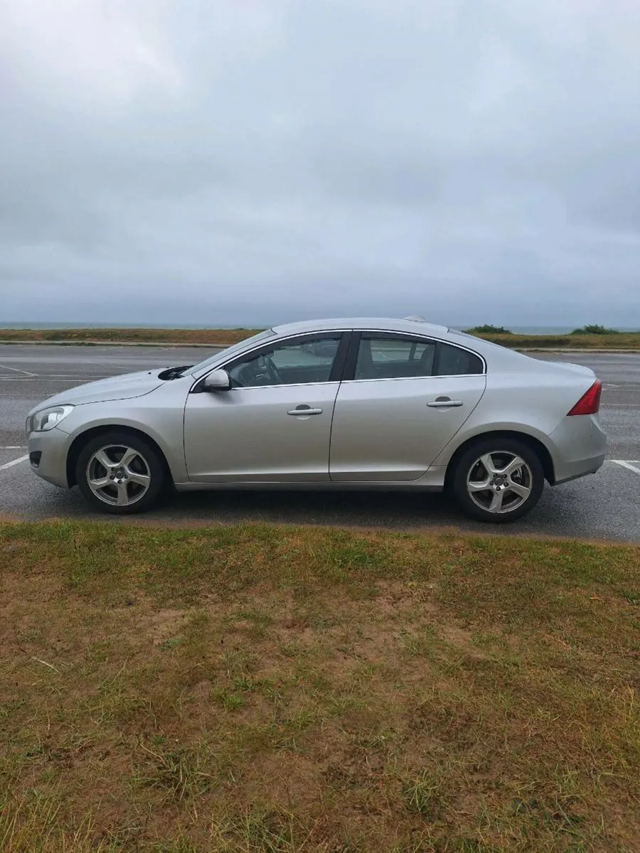 Volvo S60 2012 - Image 2