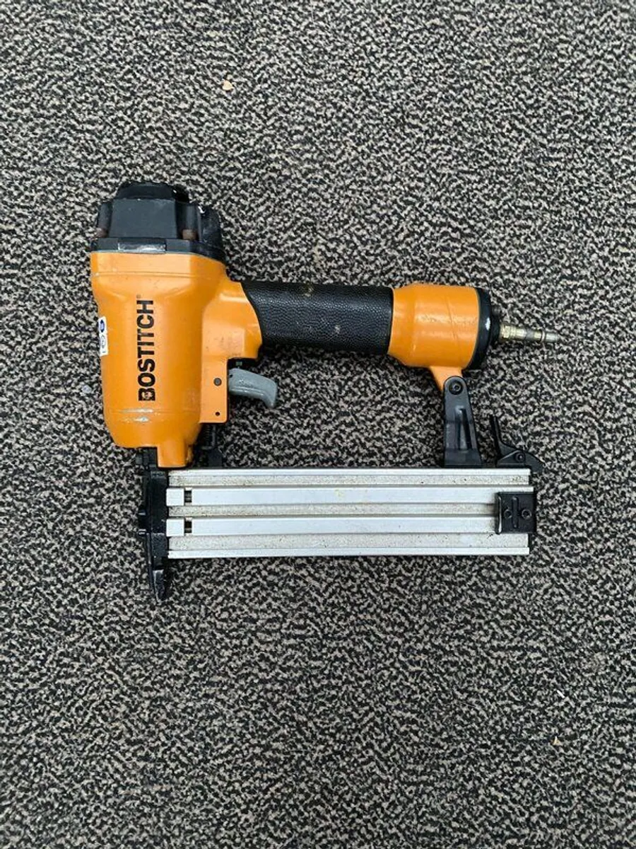 Bostitch 15 gauge - Image 1
