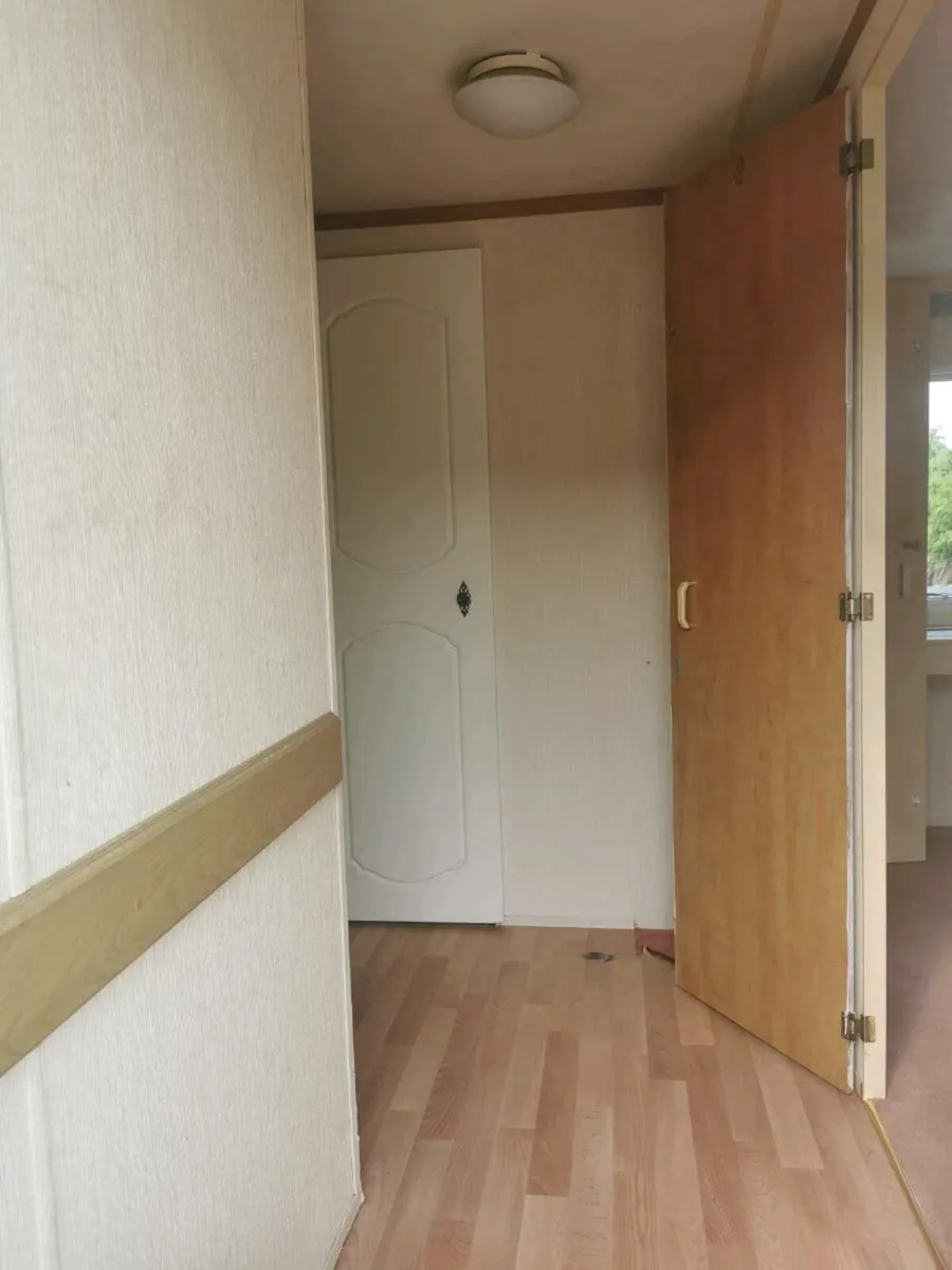 Mobile Home - Image 3