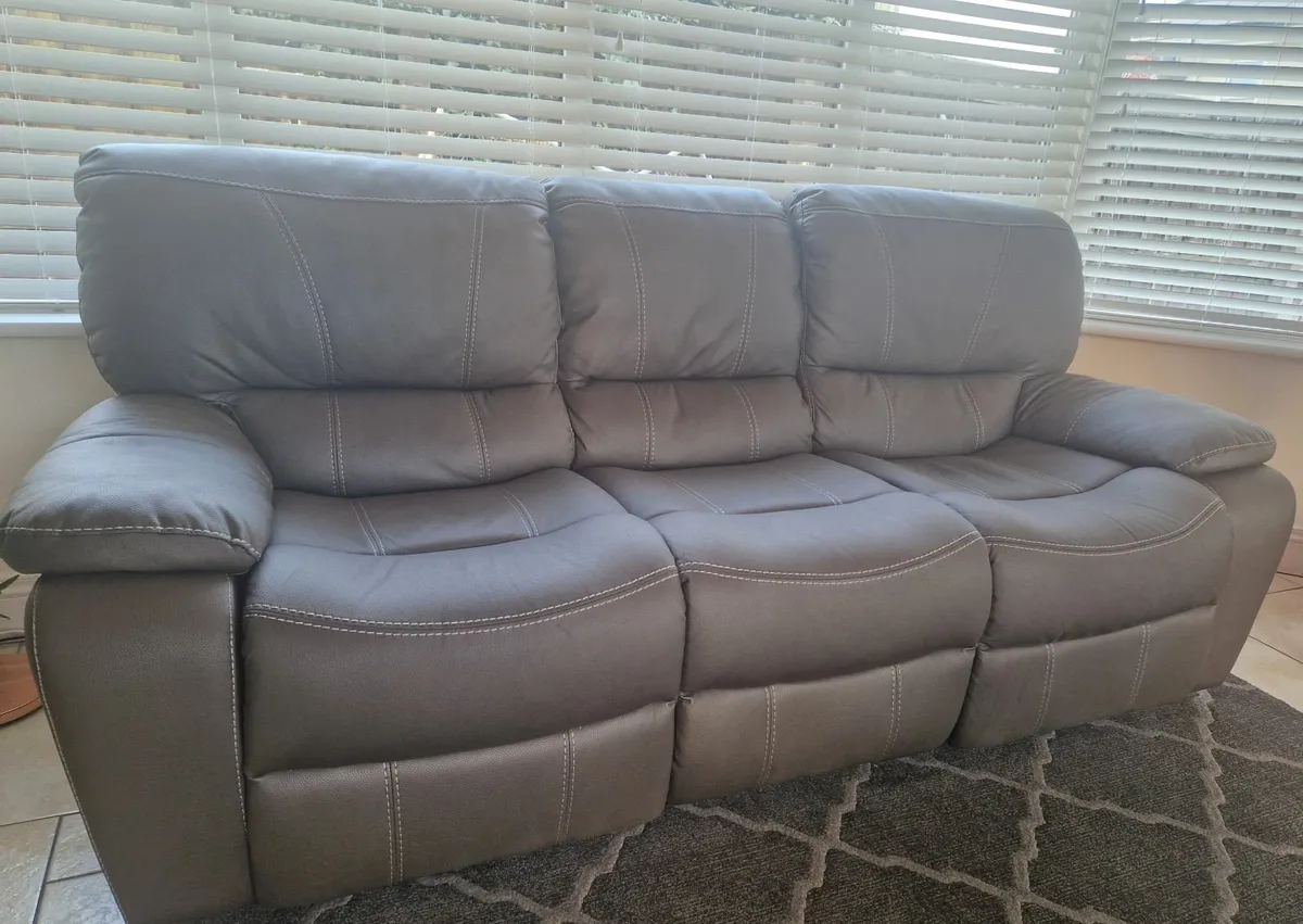 Furniture items for sale - Image 4