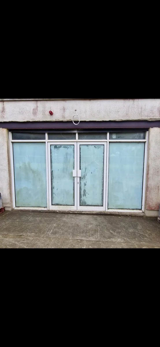 Door & Screen - Image 1