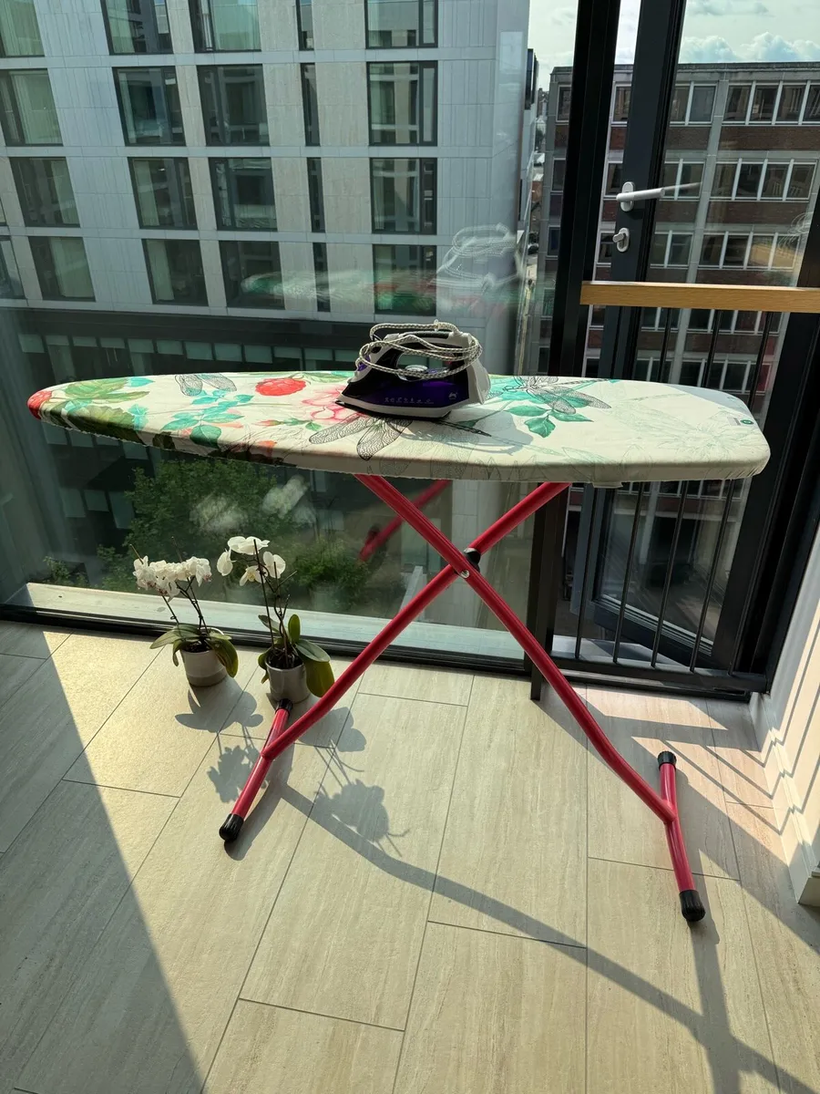 Ironing board and iron - Image 2