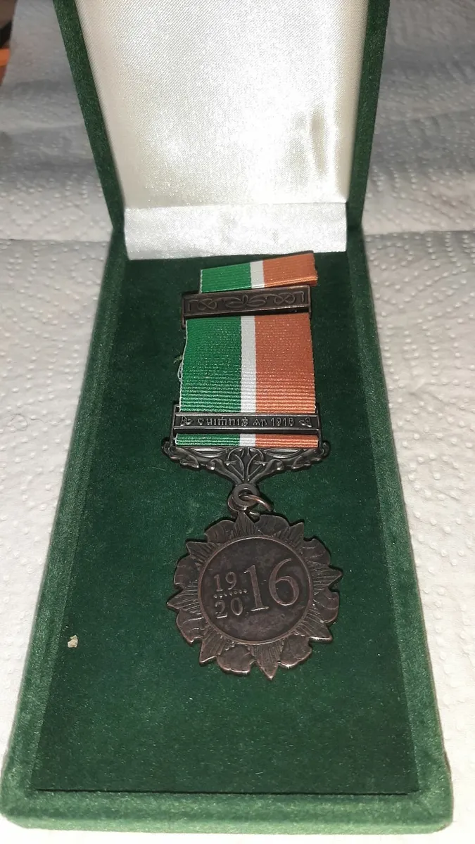 1916 medal Óglaigh na hEireann - Image 1