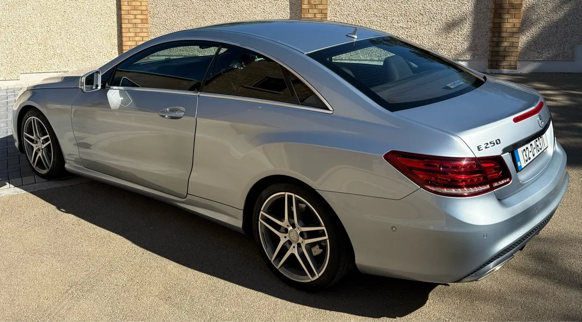 Car - Image 4