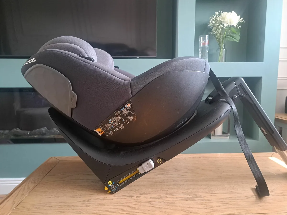 Baby car seat - Image 1