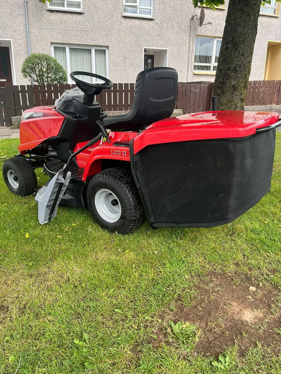 Mountfield petrol ride on lawnmower - Image 1