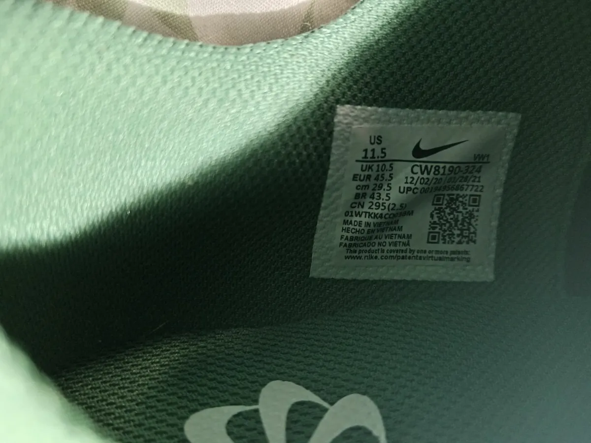 Nike golf shoes - Image 1