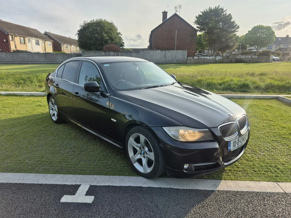 10 BMW 320D NCT&TAX €2950 - Image 1