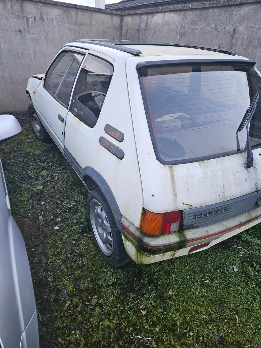 Peugeot  205 - Image 1