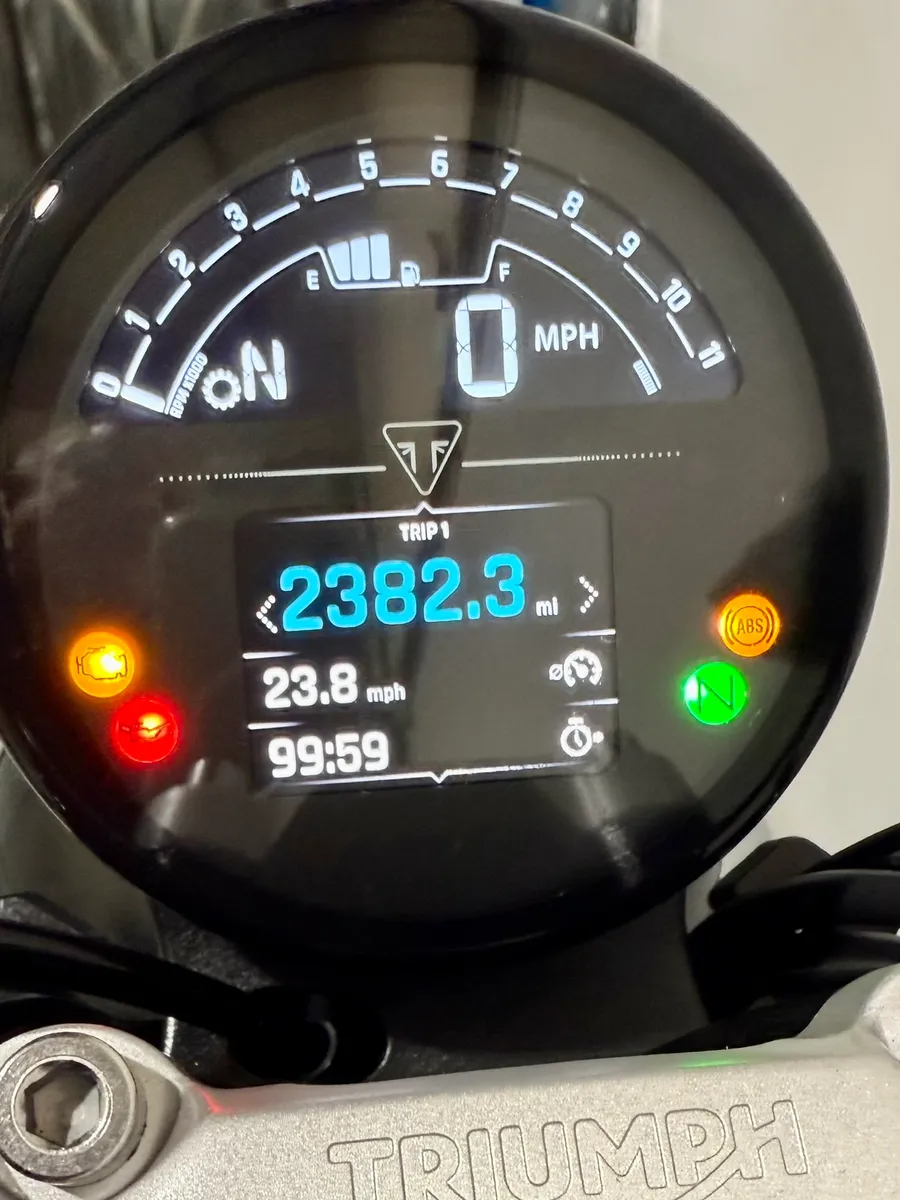 TRIUMPH TRIDENT - Image 3