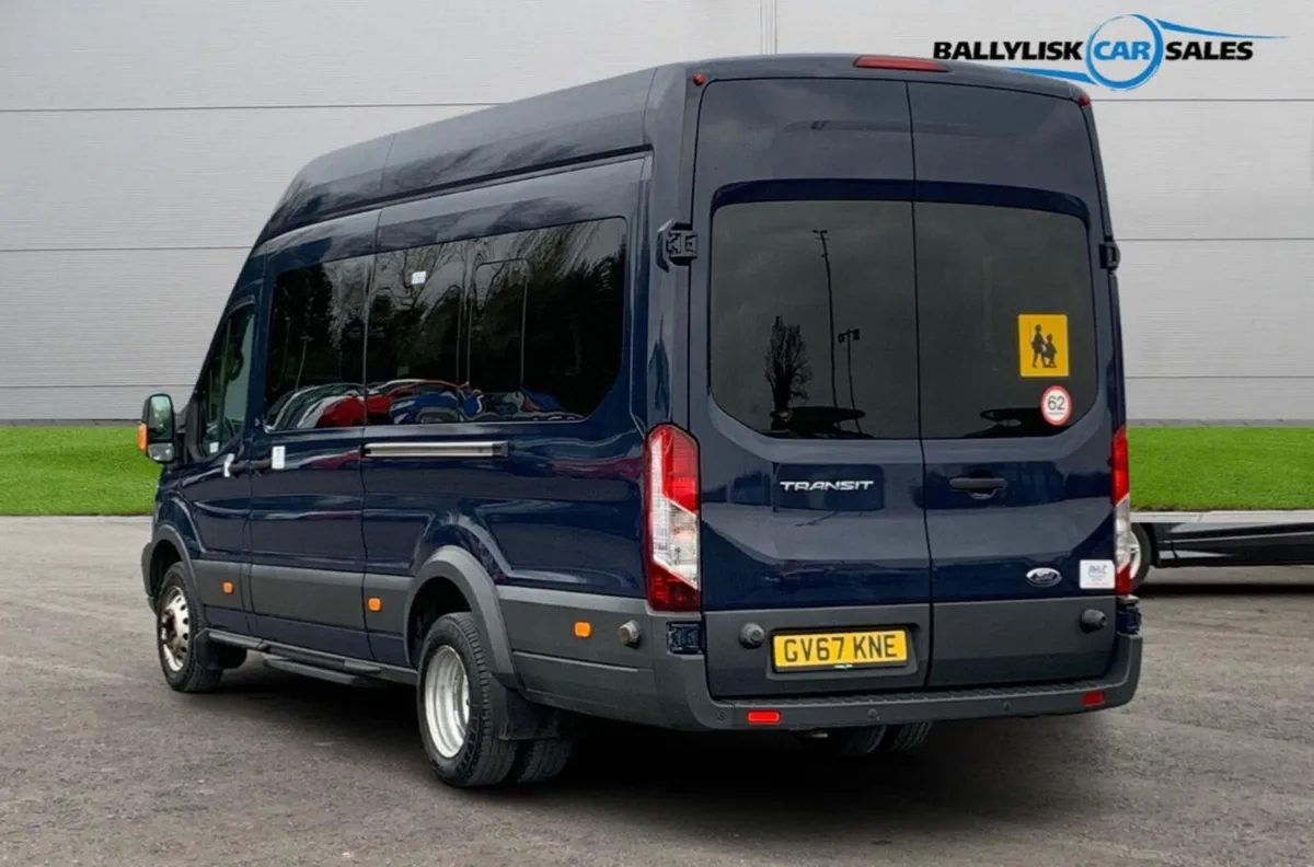 Ford Transit Minibus 2018 - Image 2