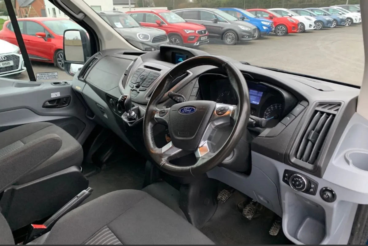 Ford Transit Minibus 2018 - Image 4