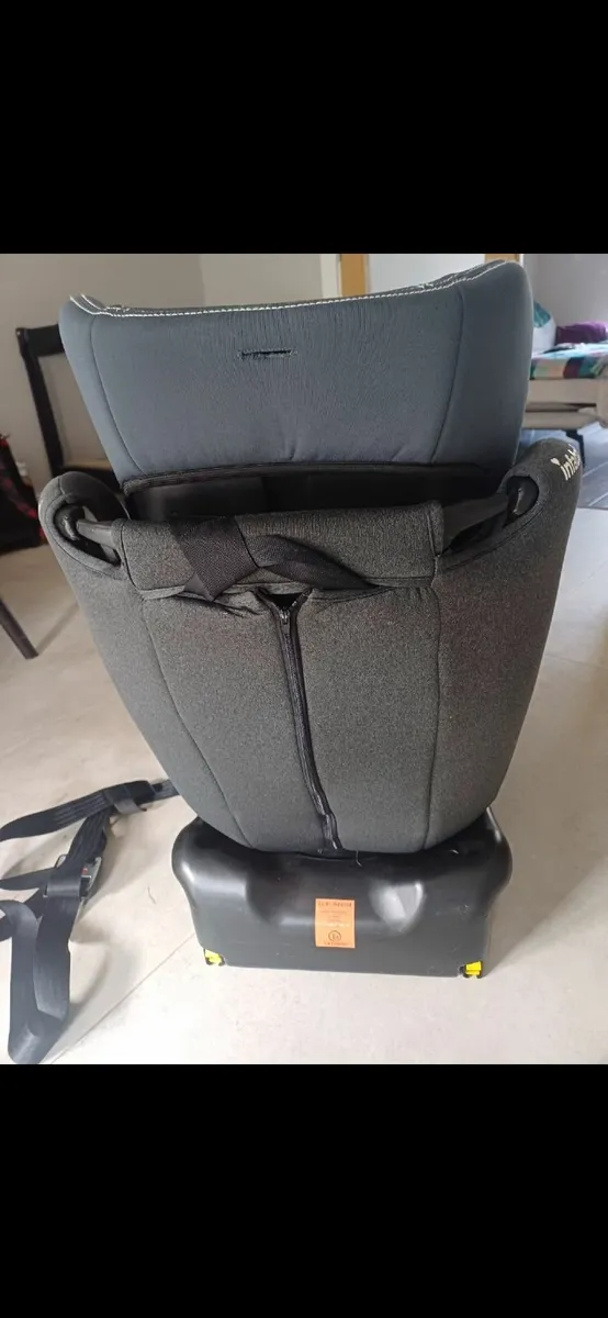 Infababy Isofix 360° Swivel Car Seat - Image 3