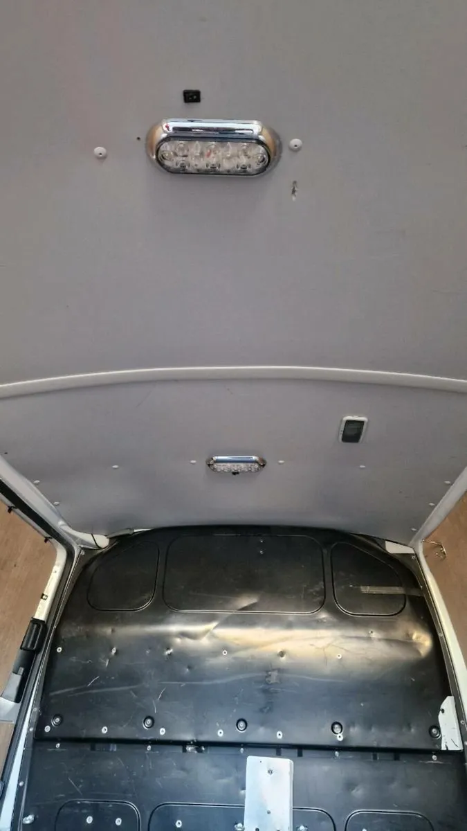 Volswagen Transporter - Image 3