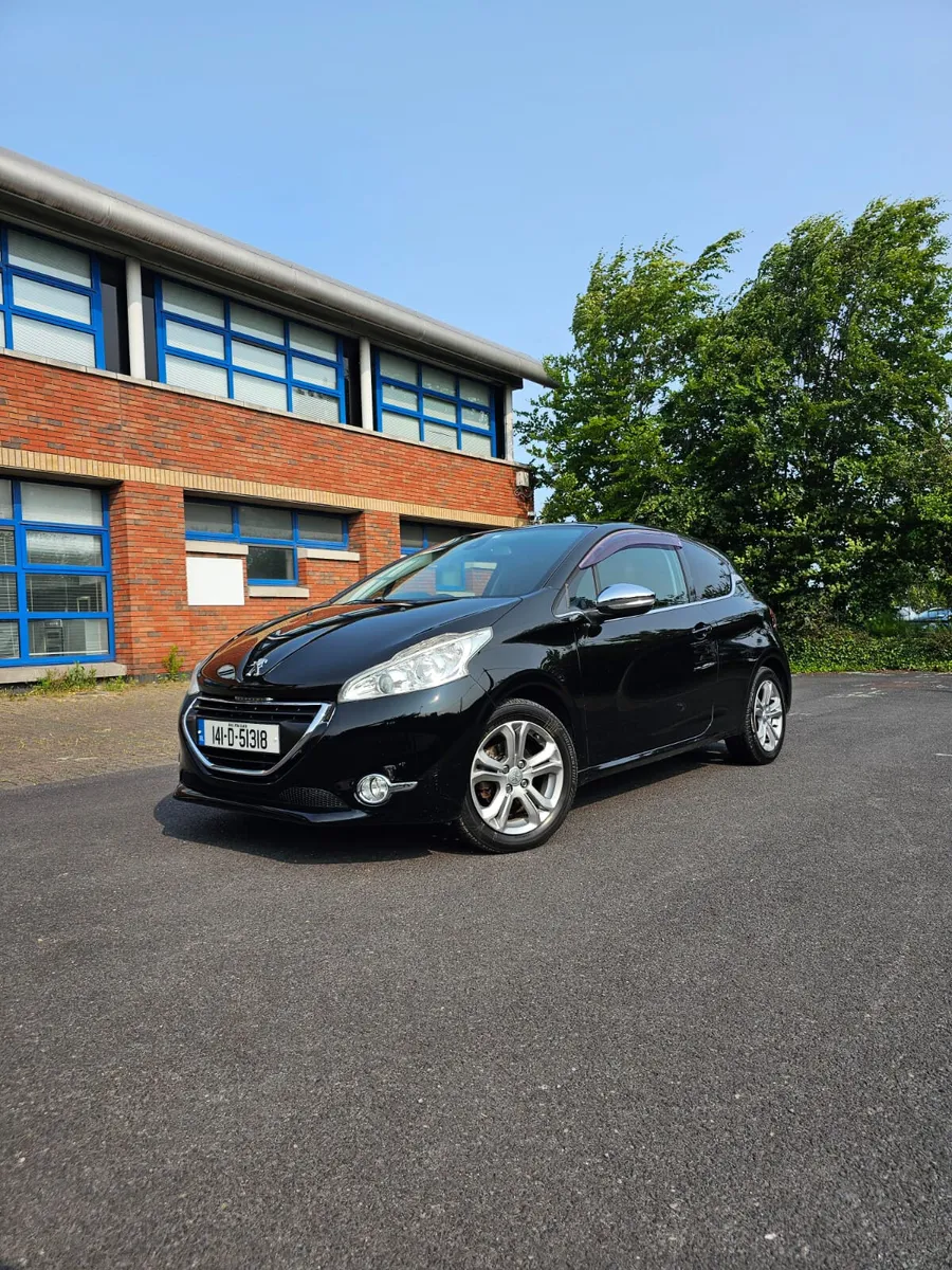Peugeot - 208  Automatic Gearbox - Image 1