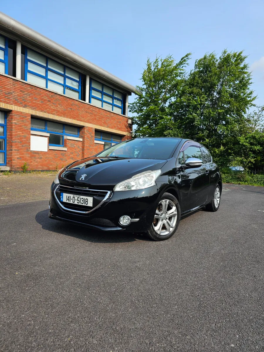 Peugeot - 208  Automatic Gearbox - Image 2