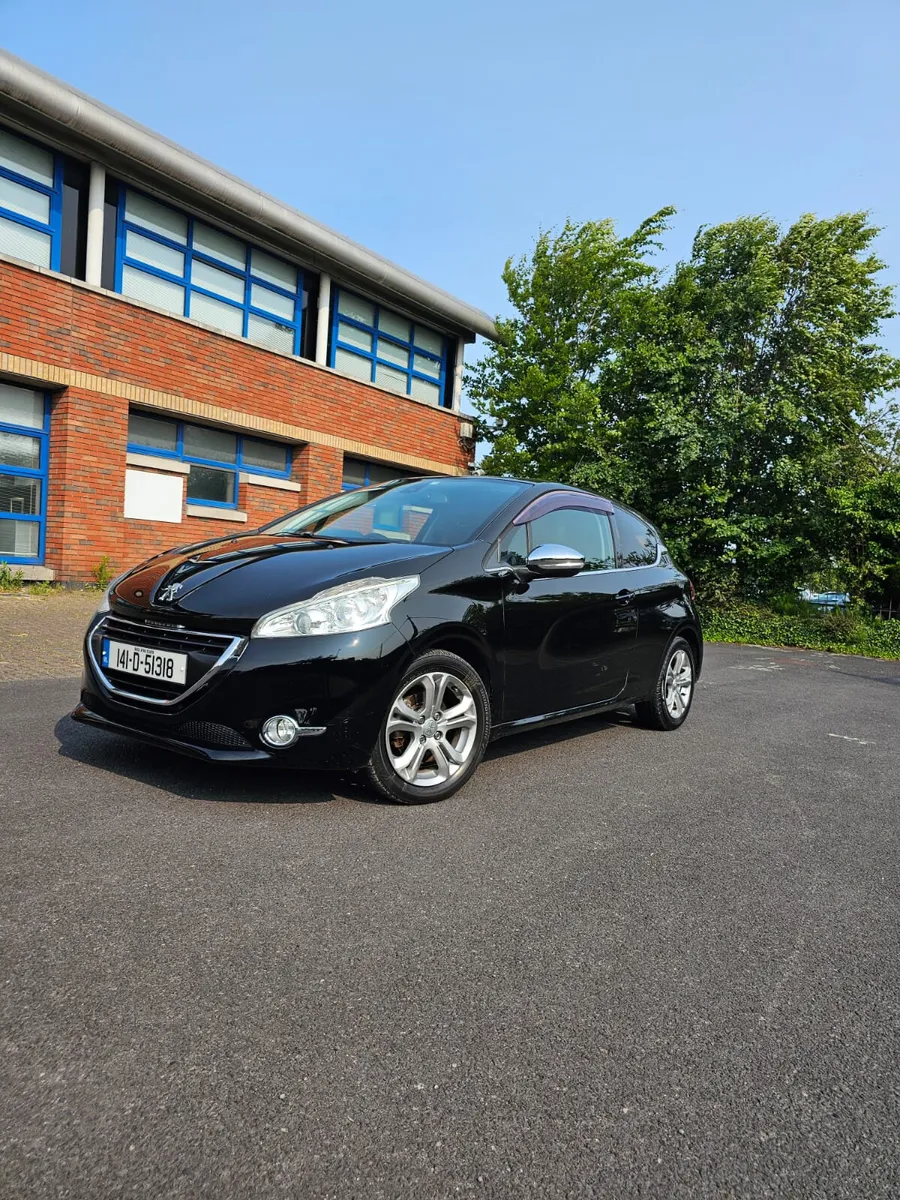 Peugeot - 208  Automatic Gearbox - Image 3