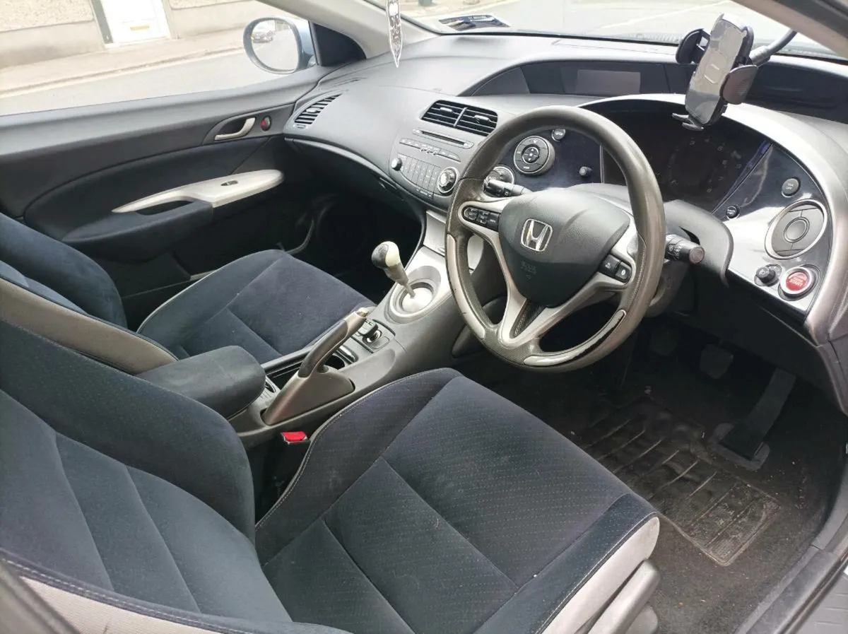 Honda Civic - Image 4