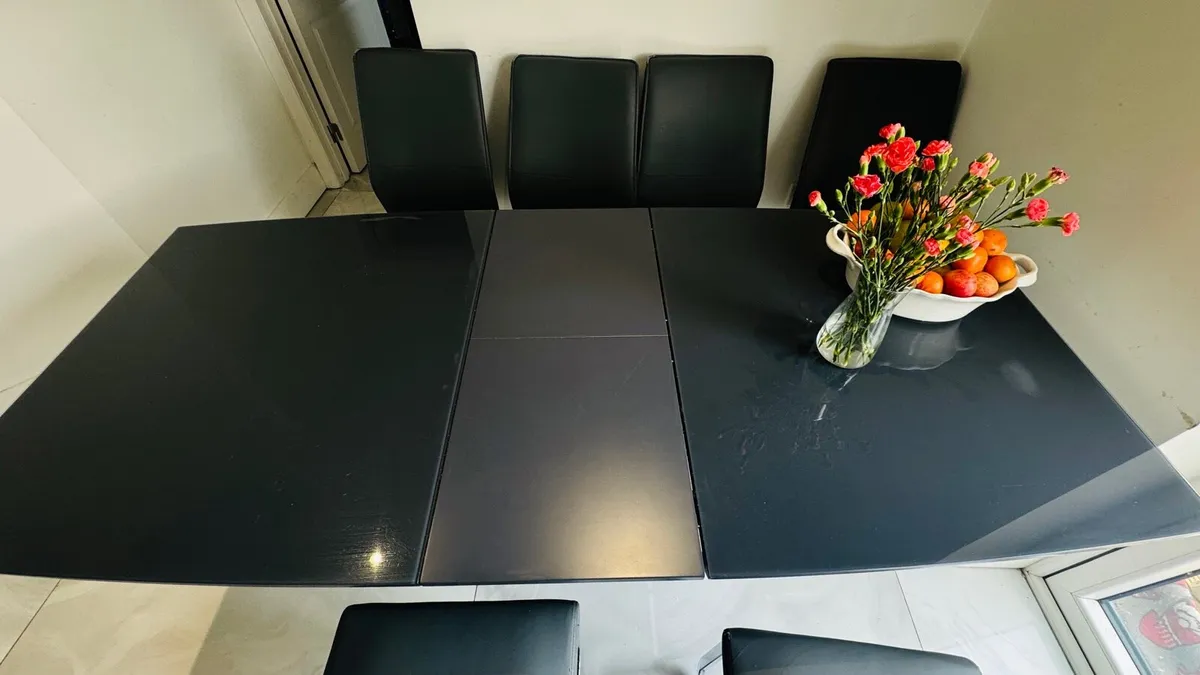 Dinning table with 6 chair - Image 1