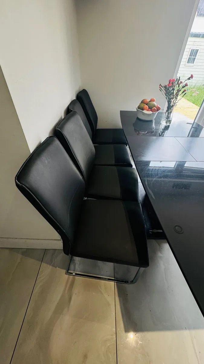 Dinning table with 6 chair - Image 2