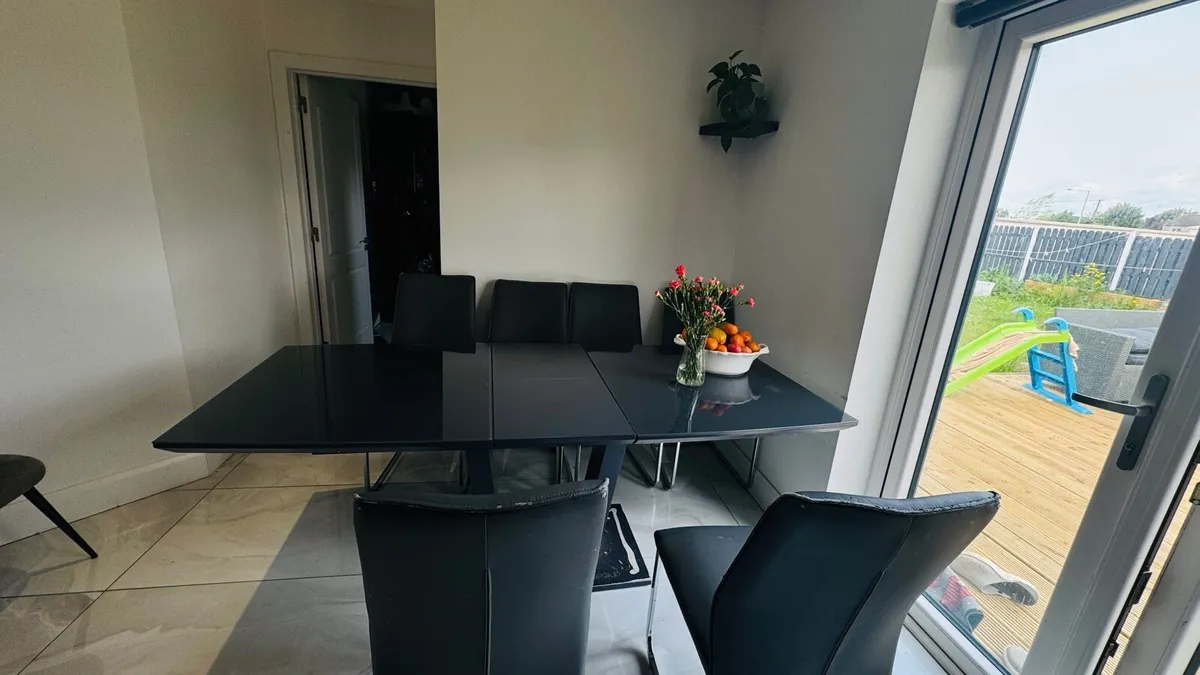 Dinning table with 6 chair - Image 3
