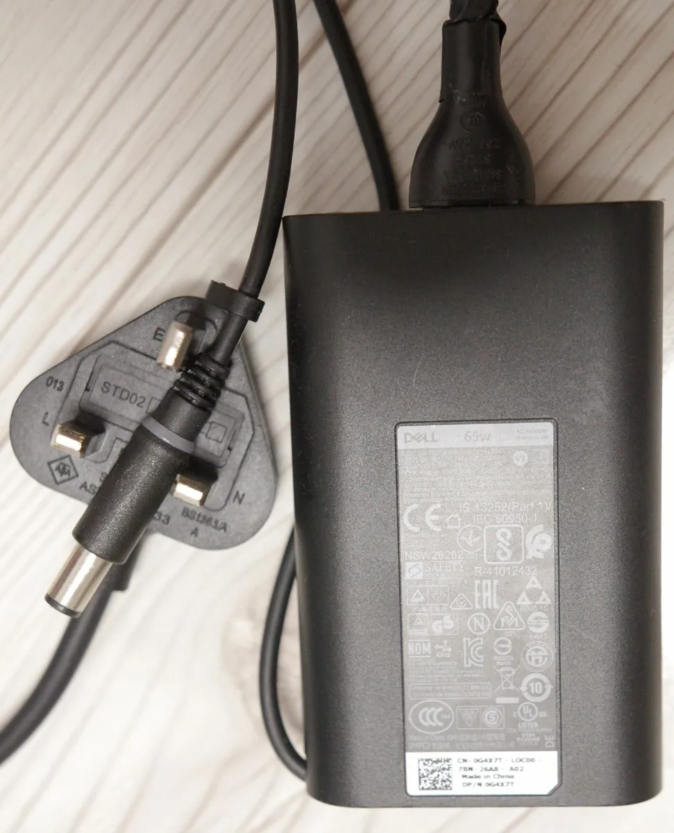 Dell 65W laptop adapter