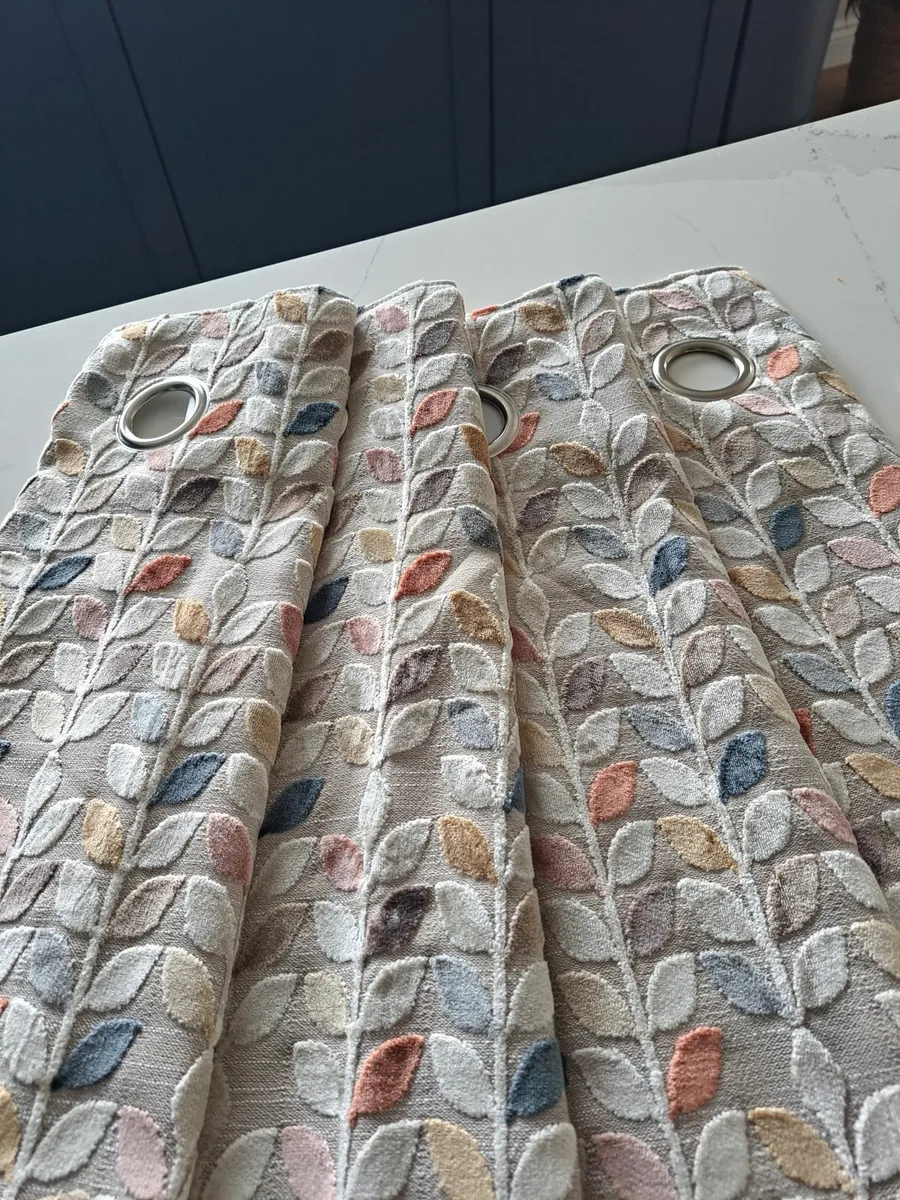 Curtains - Image 1
