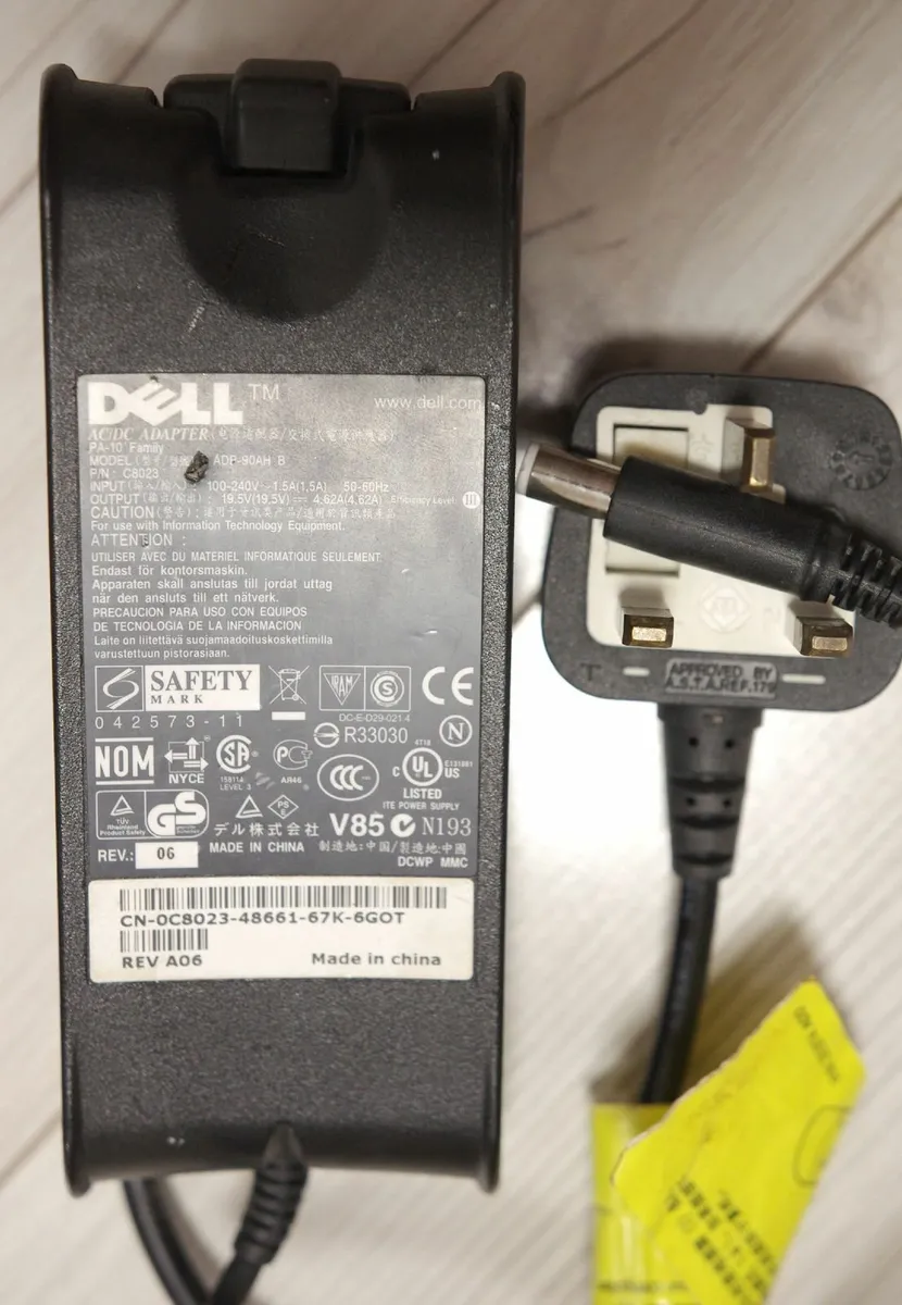Dell 90W laptop adaper