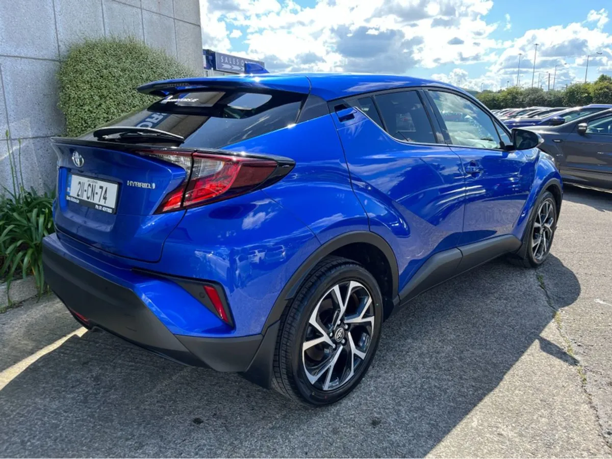 Toyota C-HR Sport Hybrid Automatic 1.8 Petrol - Image 4