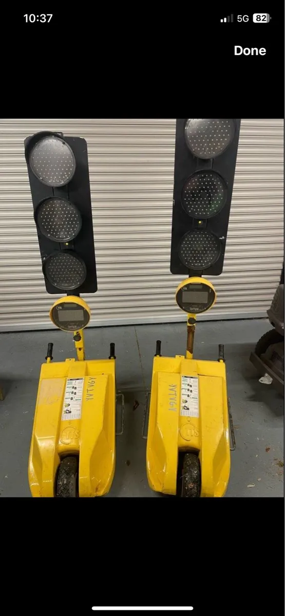 Traffic lights - Image 1