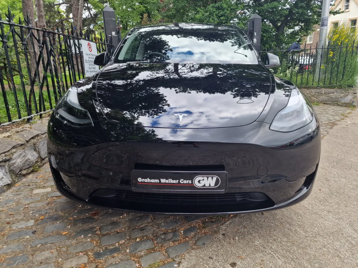 2023 (231) Tesla Model Y AWD Long Range - Image 3