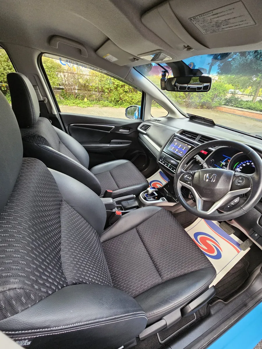 Honda Fit 2013 Automatic Hybrid - Image 4