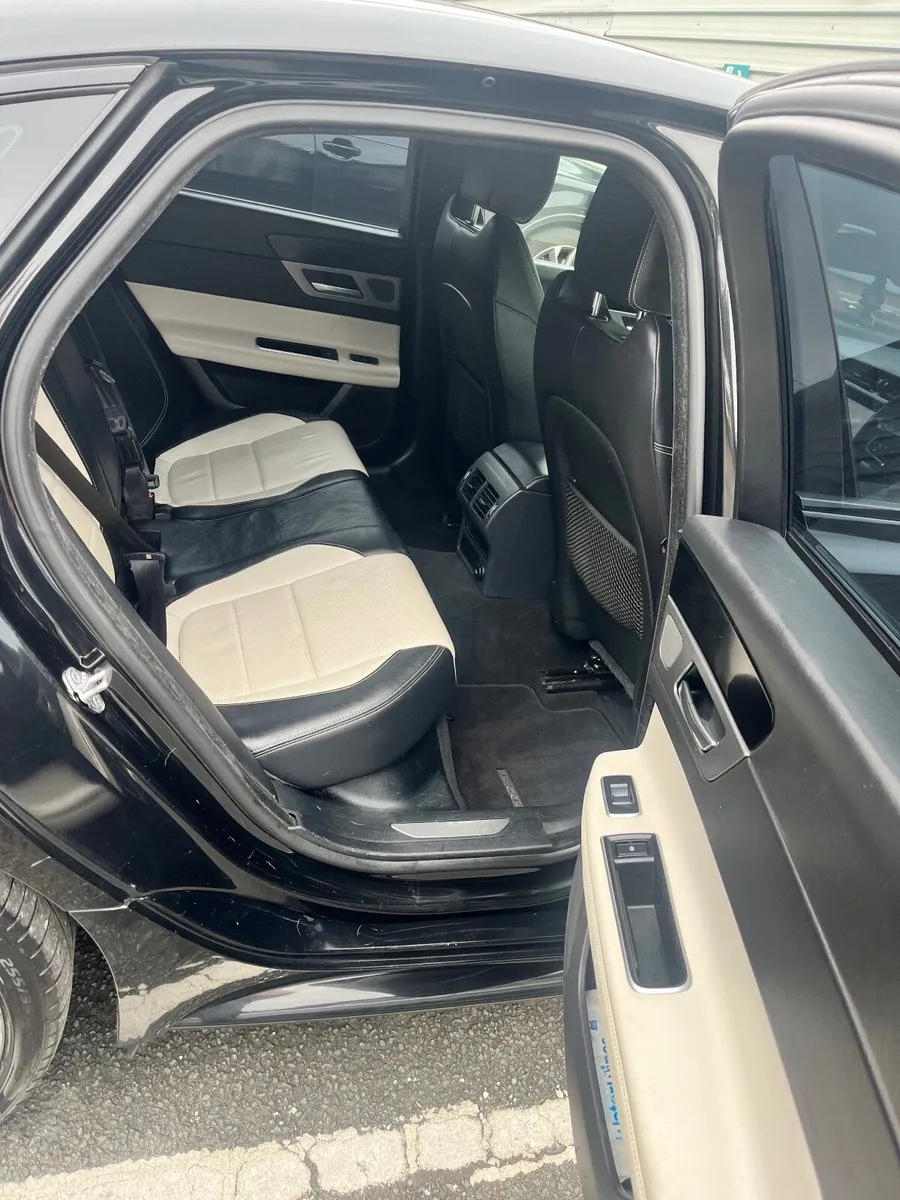 Jaguar XF 2017 - Image 2