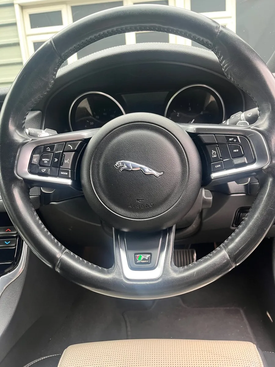 Jaguar XF 2017 - Image 3